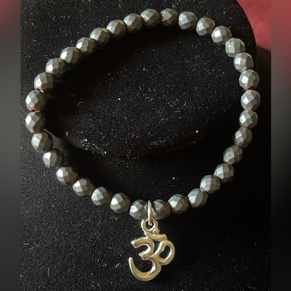 Vtg Grey Stone OM Charm Stretch Bracelet, Buddhism, Prayer Item
